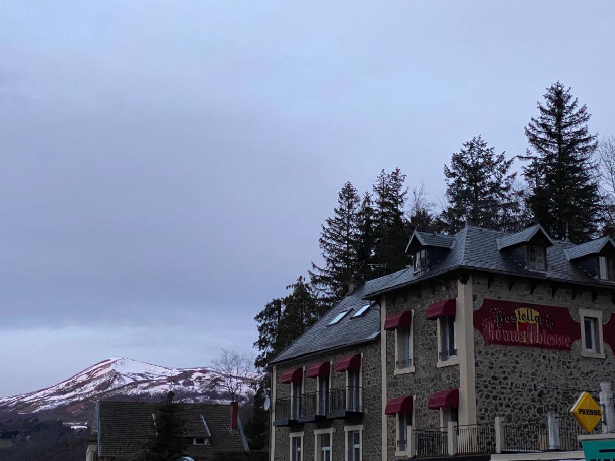 Hotel La Bonne Hotesse Chambon-sur-Lac Exterior photo