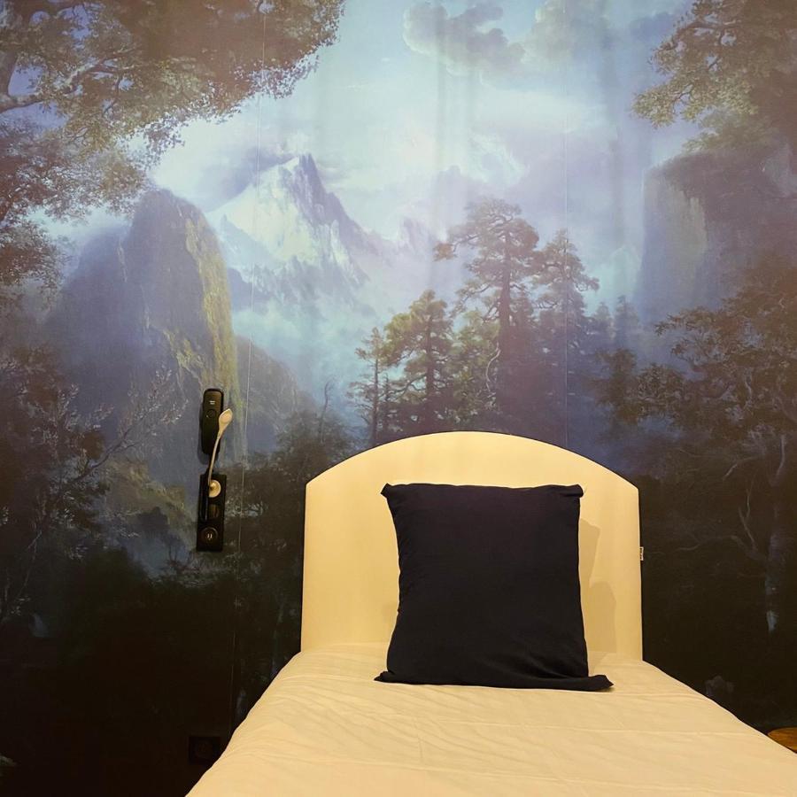 Hotel La Bonne Hotesse Chambon-sur-Lac Room photo