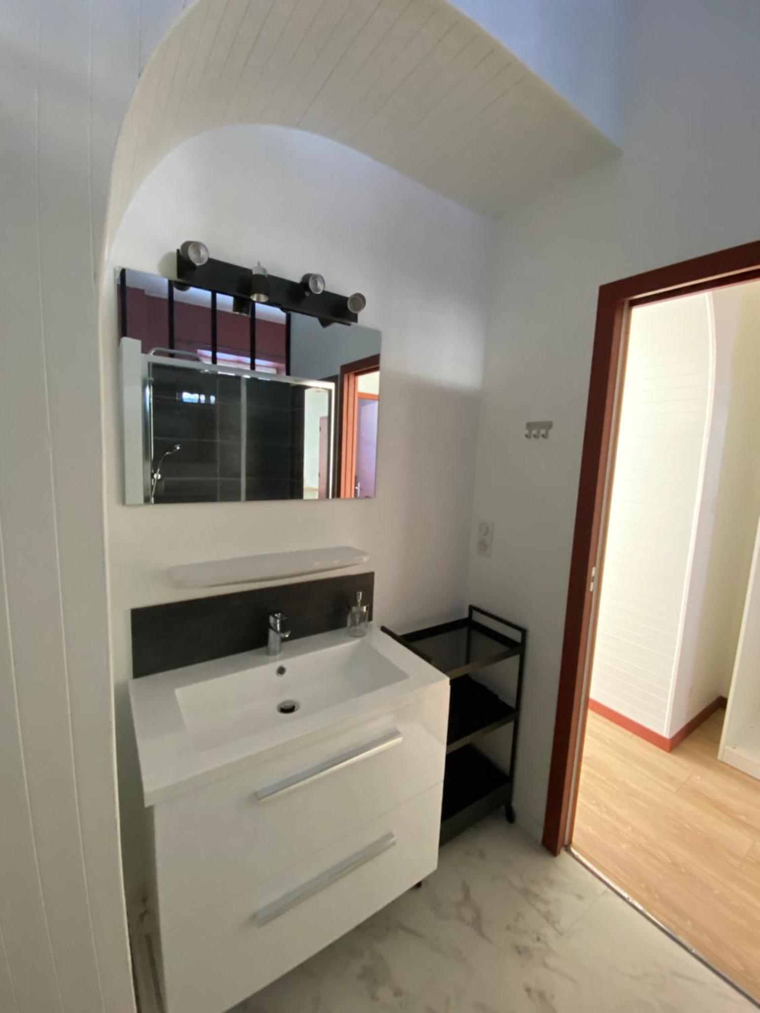 Hotel La Bonne Hotesse Chambon-sur-Lac Room photo